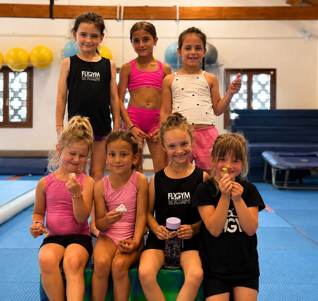 Gruppo di bambine Fly Gym durante un'attività Baby Gym